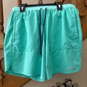 Nike Aqua Athletic Shorts Lightweight Elastic Fit
